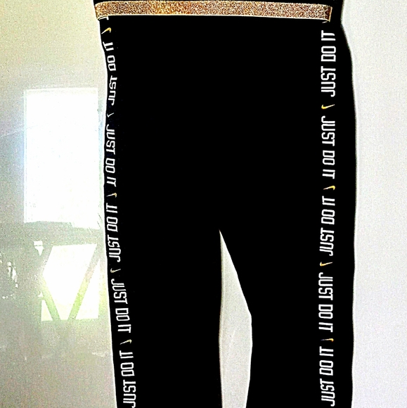 Nike ✔️ 2 Piece Dri-Fit Athletic Workout or Streetwear Set. Sz S Top/Sz Xs Pants - Picture 3 of 8